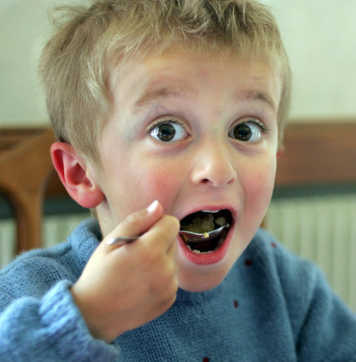 Det kan være nødvendig med 10-15 eksponeringer før barna lærer seg å like nye smaker. Illustrasjonsfoto: colourbox.com